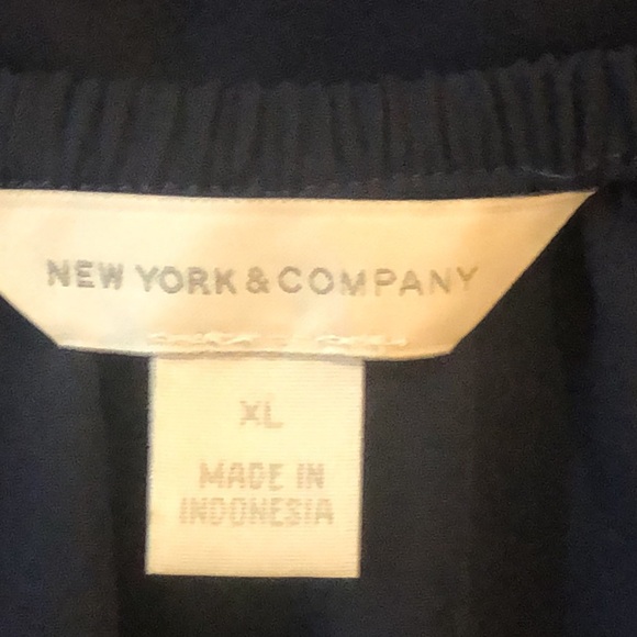 Super cute romper! Never worn - Picture 5 of 5